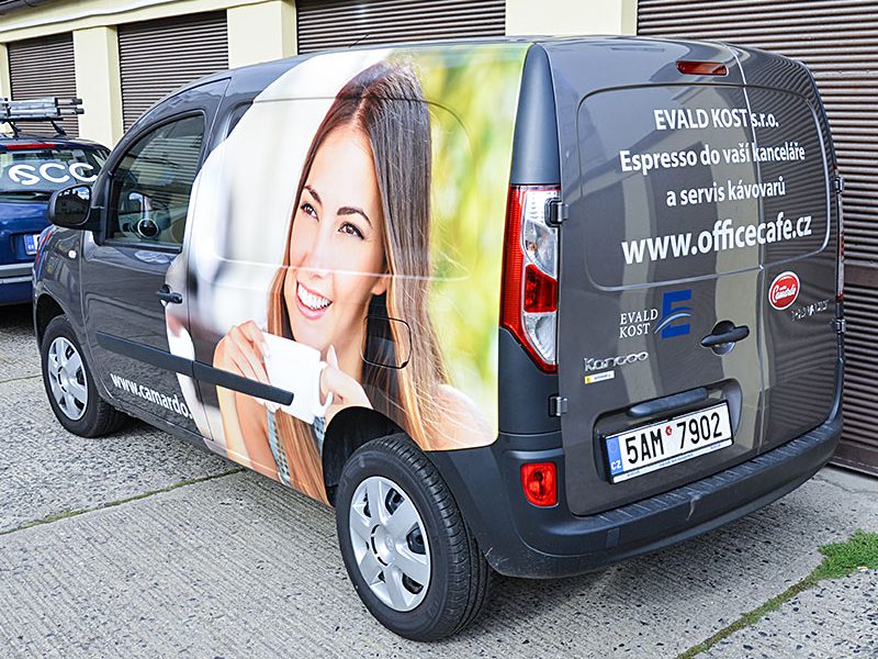 Výroba reklamního polepu na auto z fólie včetně potisku - reklamix Praha Karlín